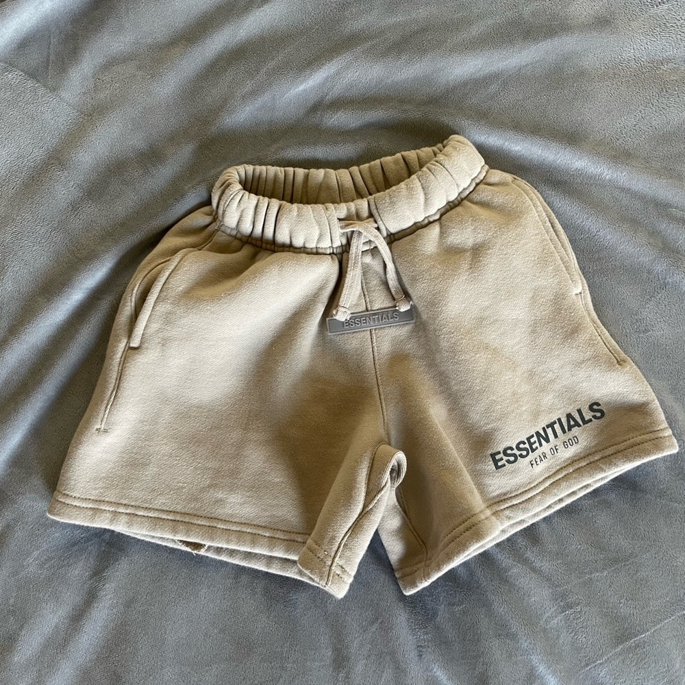 ESSENTIALS Boys sweatshorts
